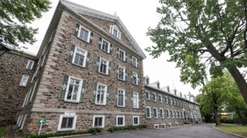 Couvent de la Congrégation des SNJM : Acte de vente signé entre la Ville