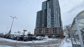 Logements près du métro : enjeux de stationnement au milieu du P2