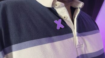 Le X mauve: nouveau symbole de la lutte à la violence à l’école
