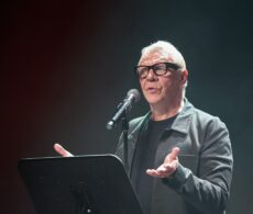 Marc Labrèche, électron libre