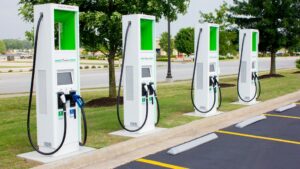 Près de 4 000 concessionnaires demandent à Joe Biden de « ralentir » la promotion des véhicules électriques
