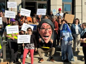 Coupes dans les cégeps : le personnel du collège Édouard-Montpetit au front