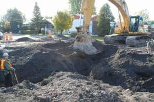 2 M$ pour une pelle hydraulique et de la garnotte