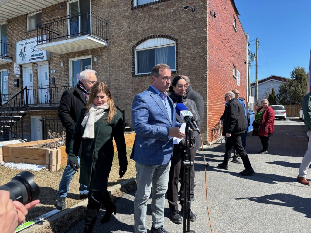 Yves-François Blanchet à Longueuil : sondages, français et la «brute» Trump