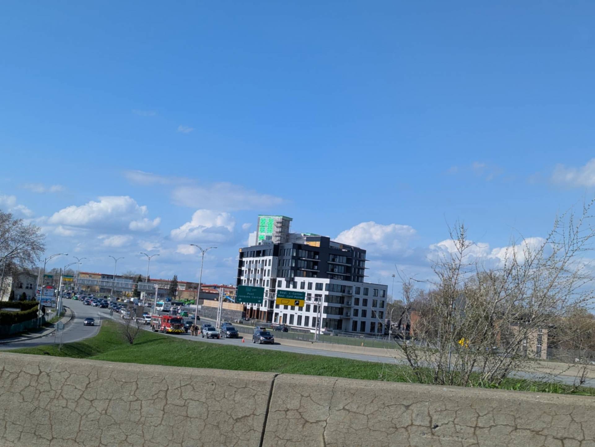 Taschereau congestionné : trois véhicules impliqués dans un accident