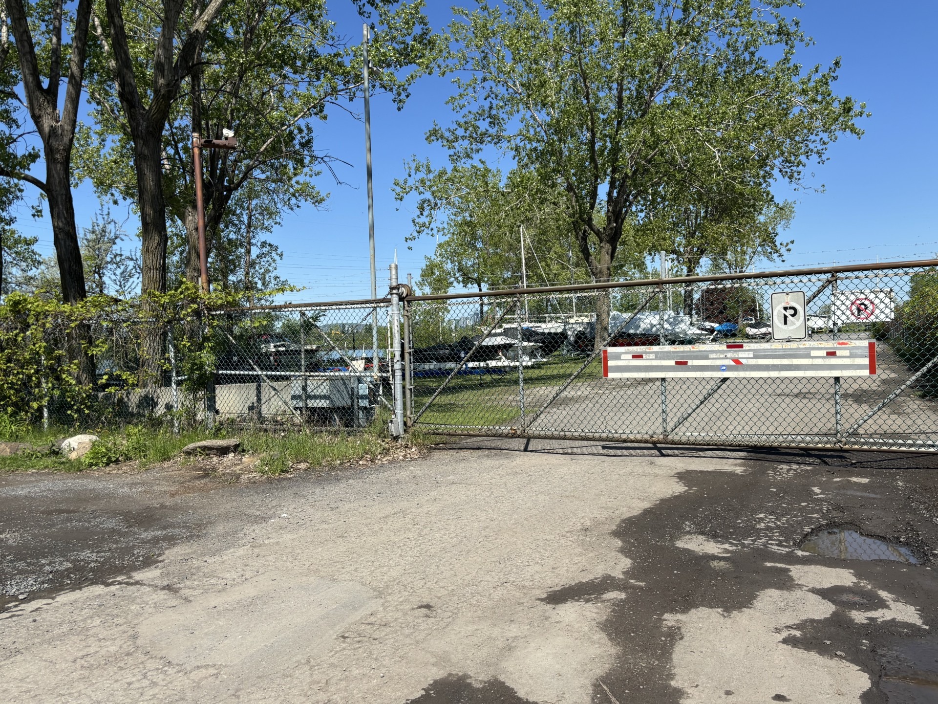Fini, le bras de fer : Saint-Lambert et le club de yacht ouvrent le dialogue