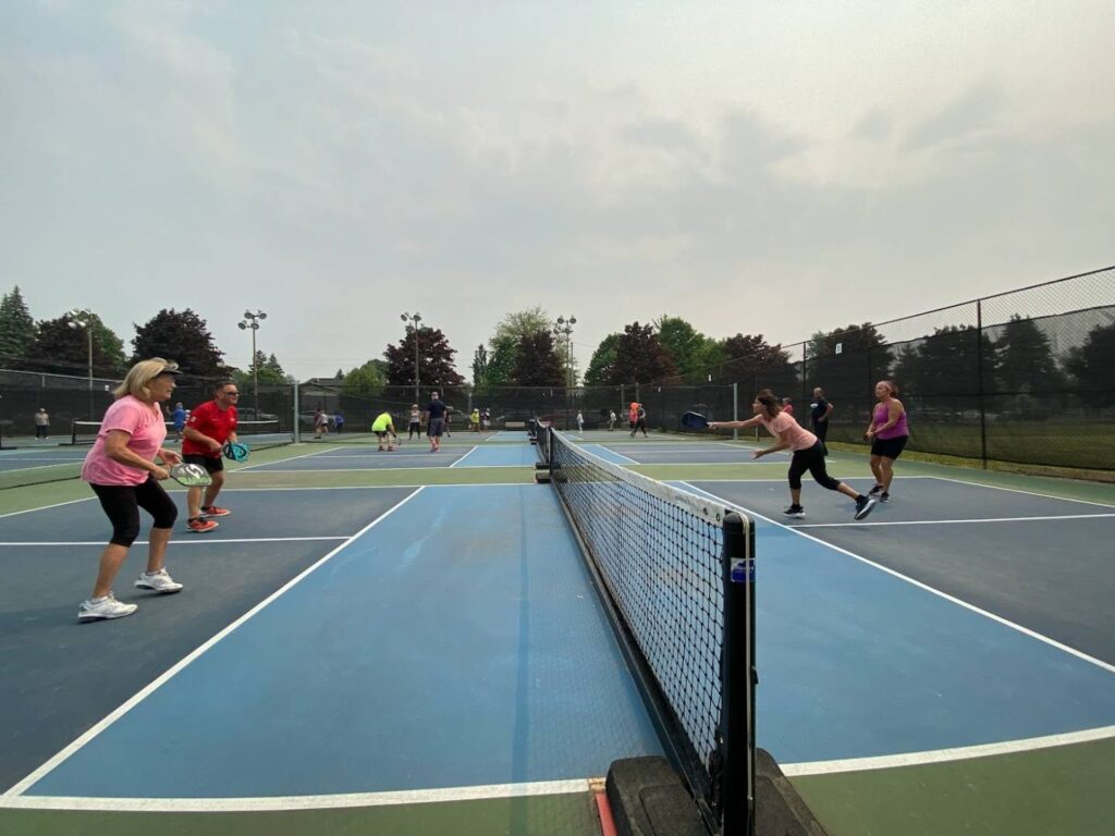 Où jouer au pickleball à Longueuil