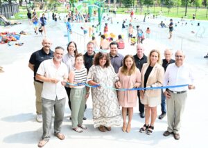 Brossard: la nouvelle piscine Vanier inaugurée