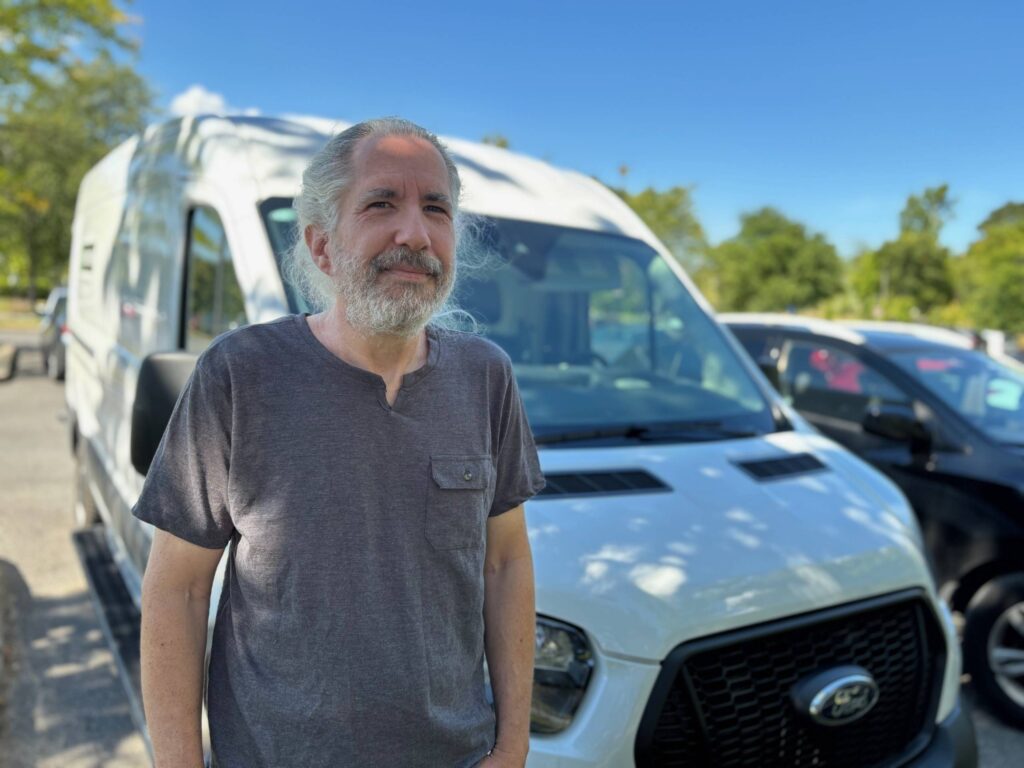 Logement : vivre dans un camion… avant la rue ?