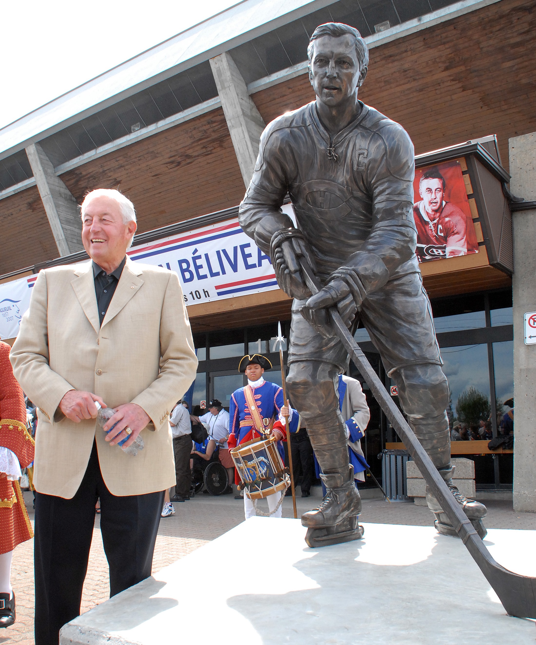 La rue Victoria renommée en l’honneur de Jean Béliveau