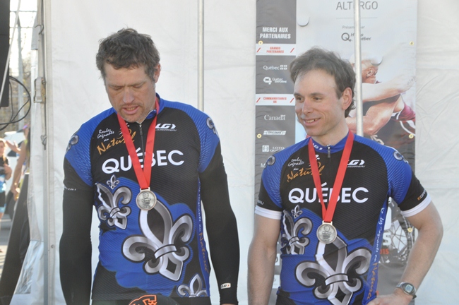 Après une chute, ils remontent à vélo pour la première fois