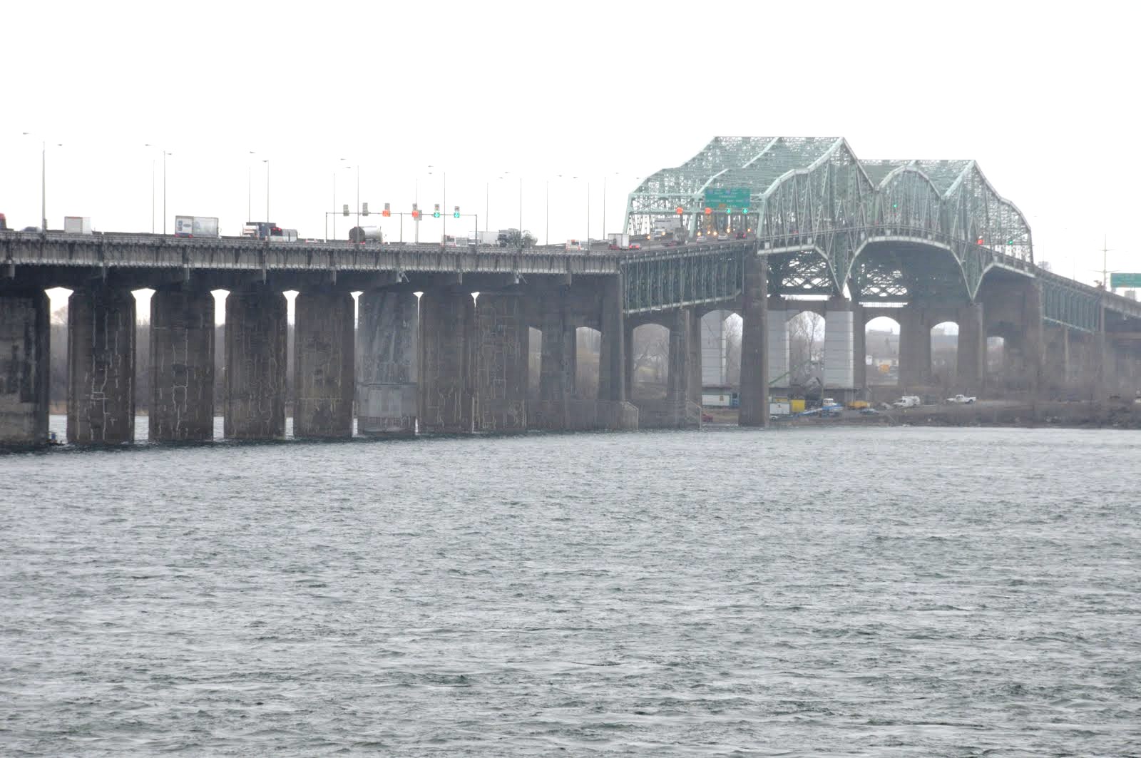 Le pont Champlain dans un état de détérioration important