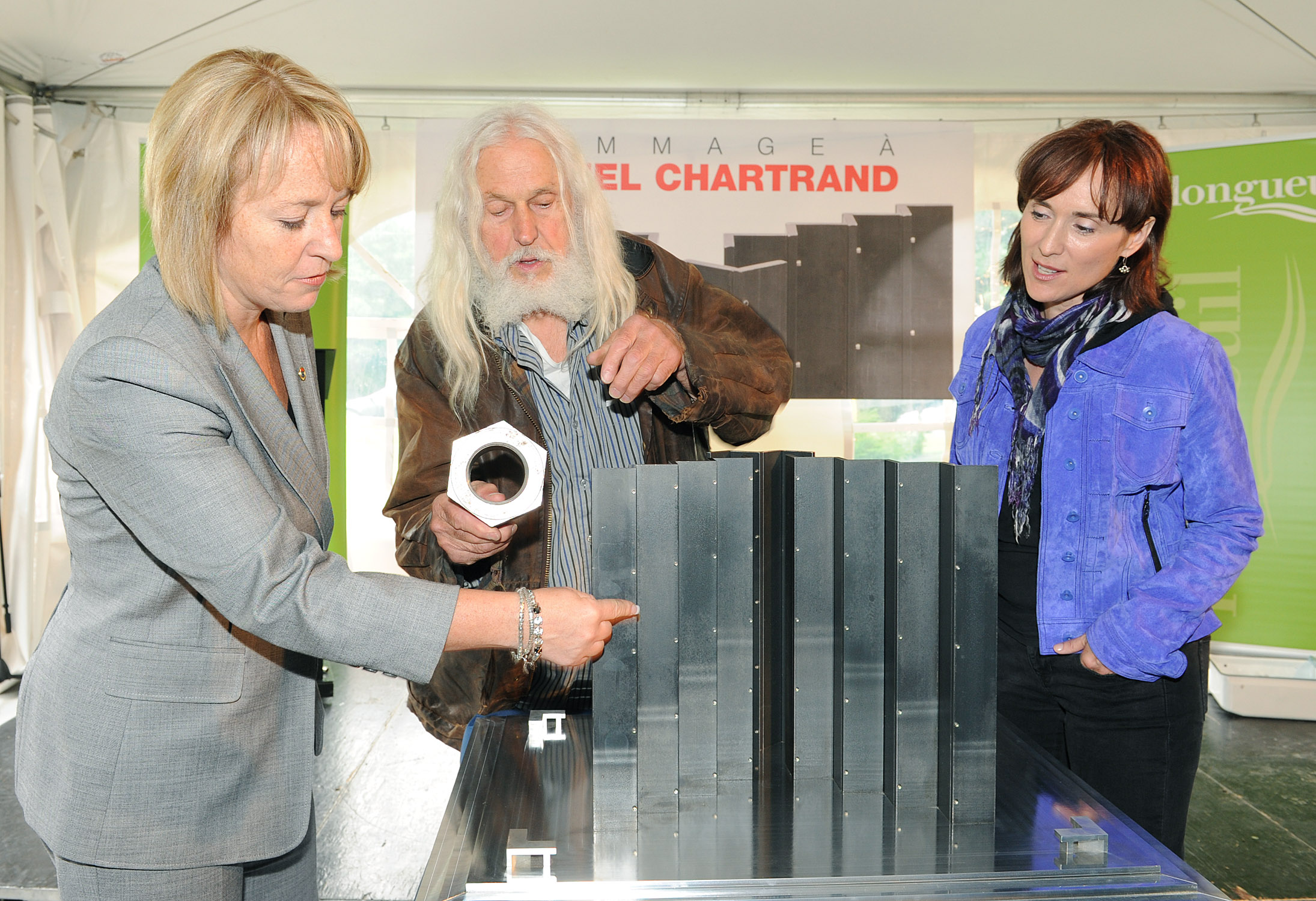 Un don de 120 000$ pour l’œuvre hommage à Michel Chartrand à 1,4 M$