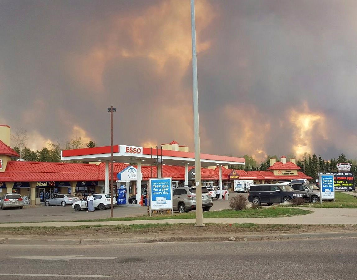 Incendie de forêt: toute la ville de Fort McMurray a été évacuée