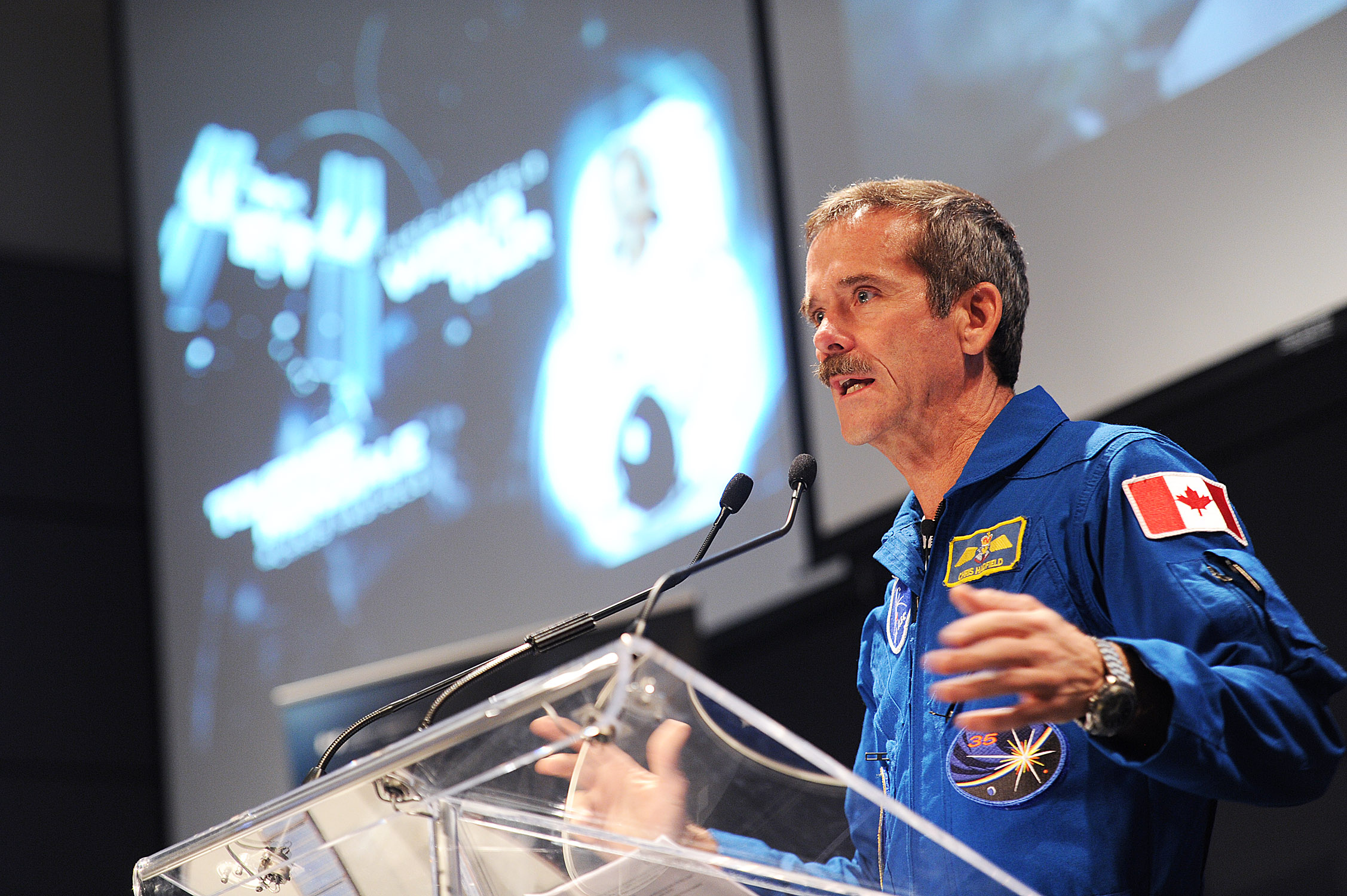 Plus de 3300 candidats pour devenir astronaute