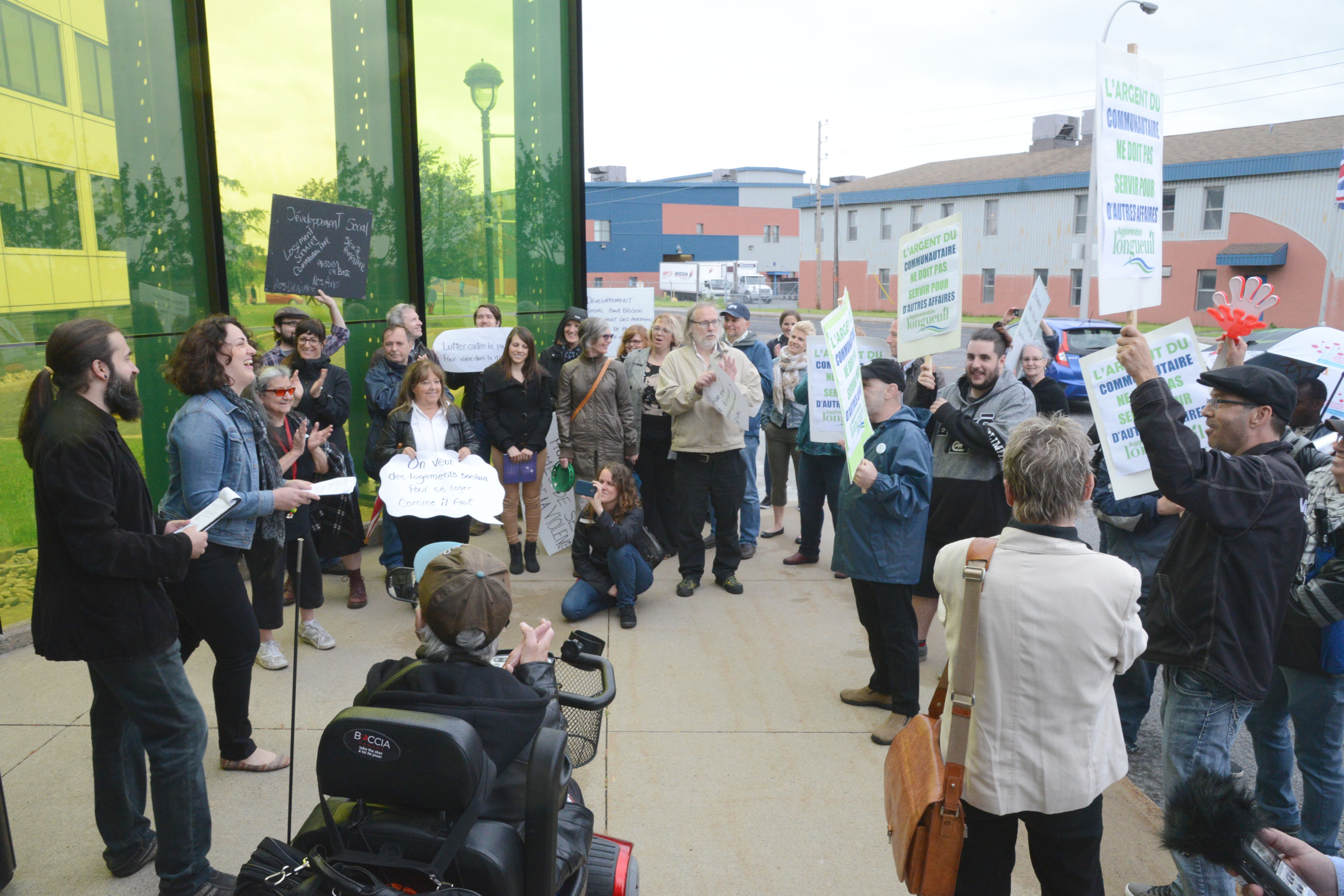 Des organismes communautaires réclament 800 000$ pour combattre la pauvreté