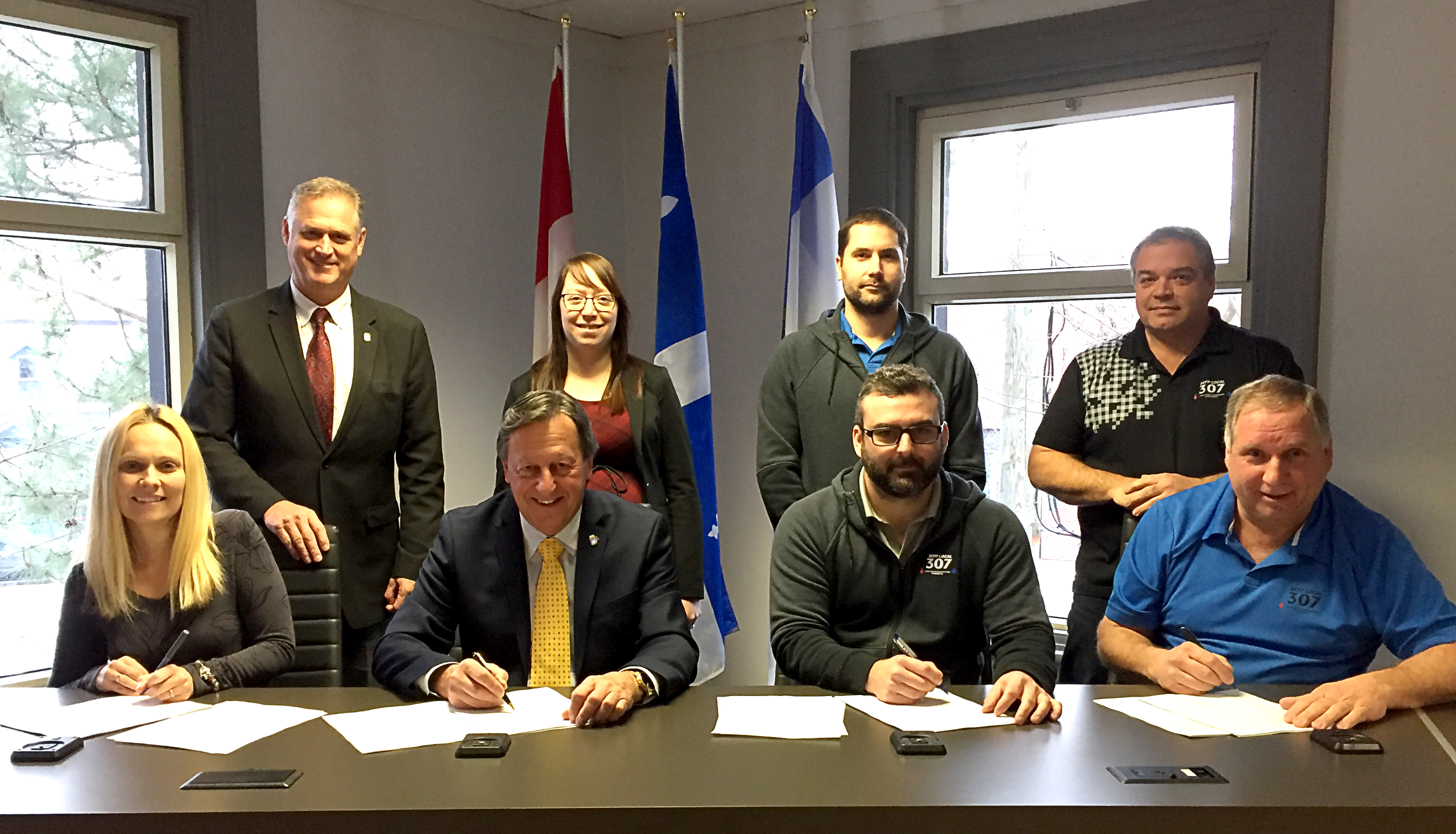 Saint-Lambert et ses brigadiers procèdent à la signature de la nouvelle convention collective