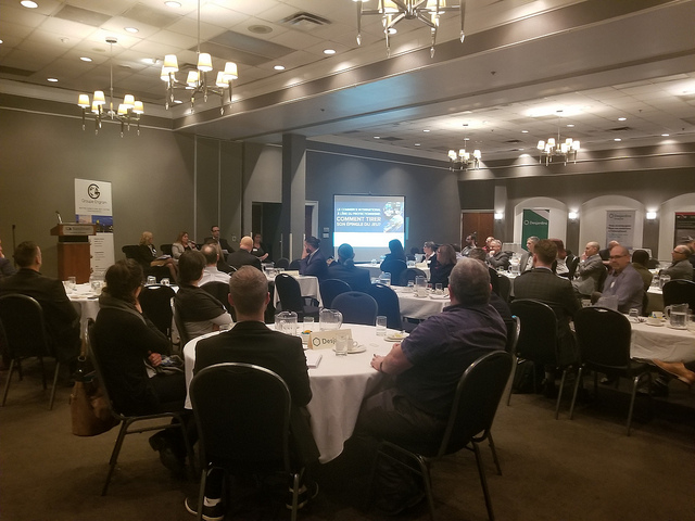 Un premier colloque des manufacturiers import-export