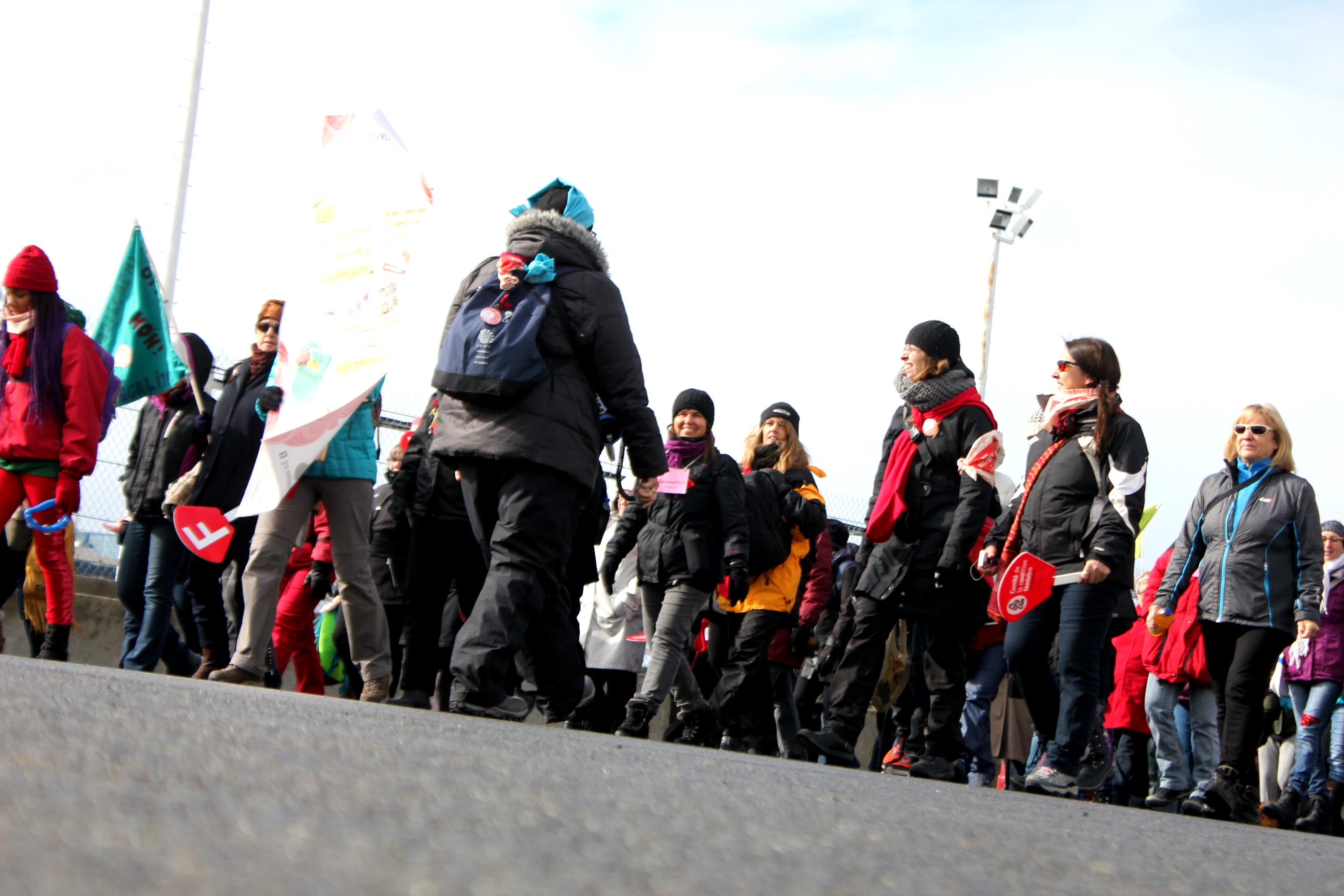 Plus de 10 000 femmes marchent dans les rues de Trois-Rivières
