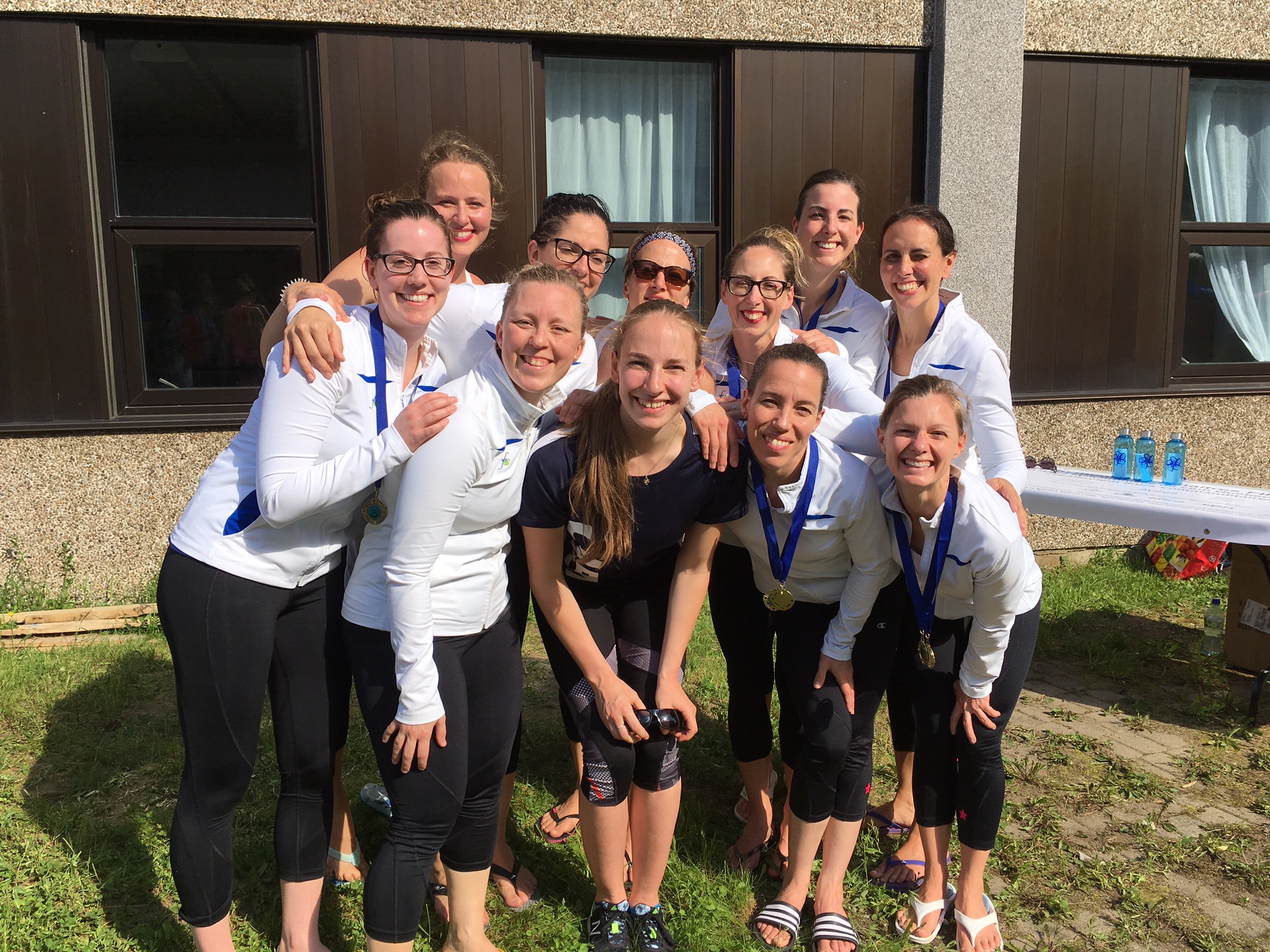 Une équipe de nage synchronisée propose des essais routiers gratuits