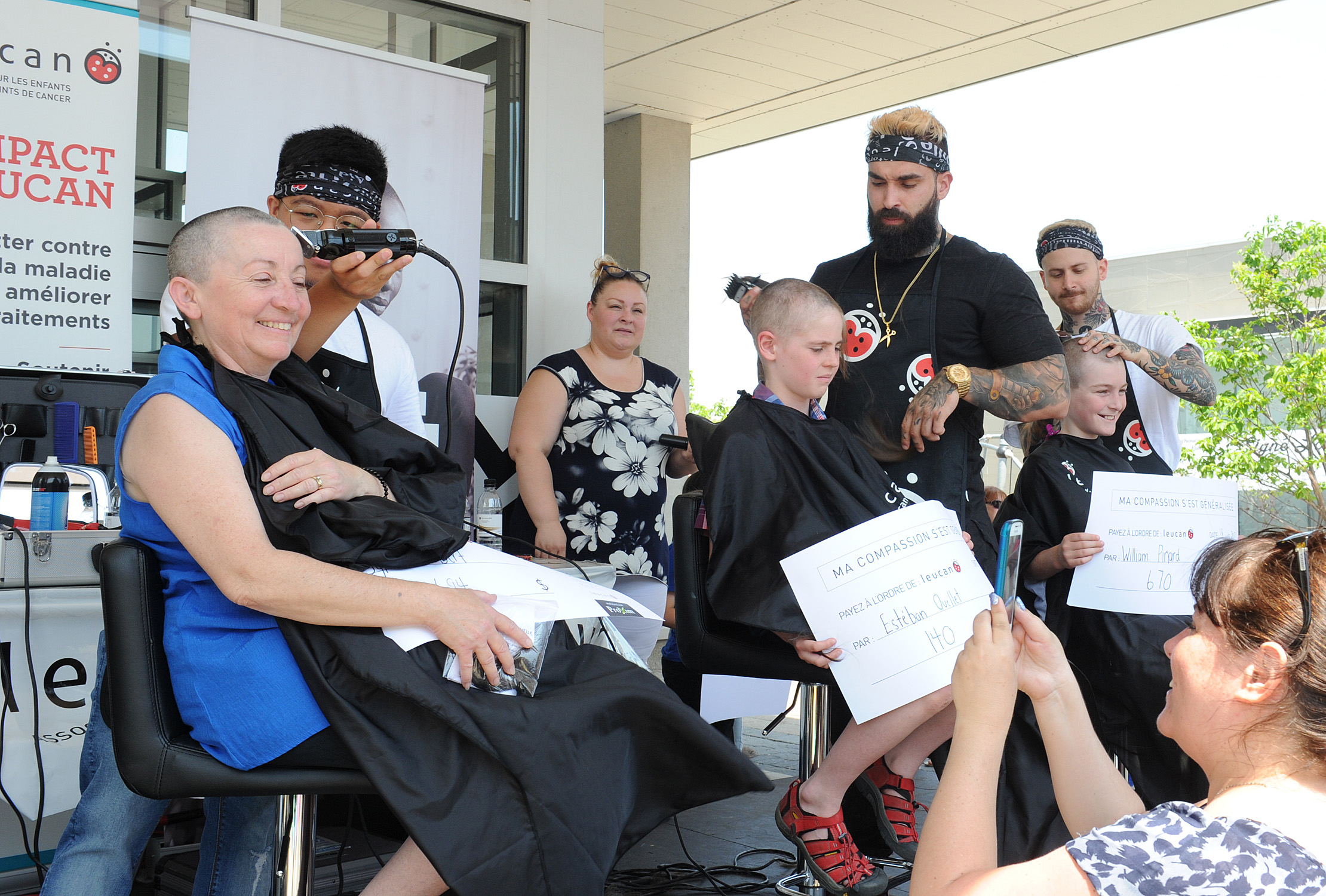 Une soixantaine de têtes rasées à Brossard