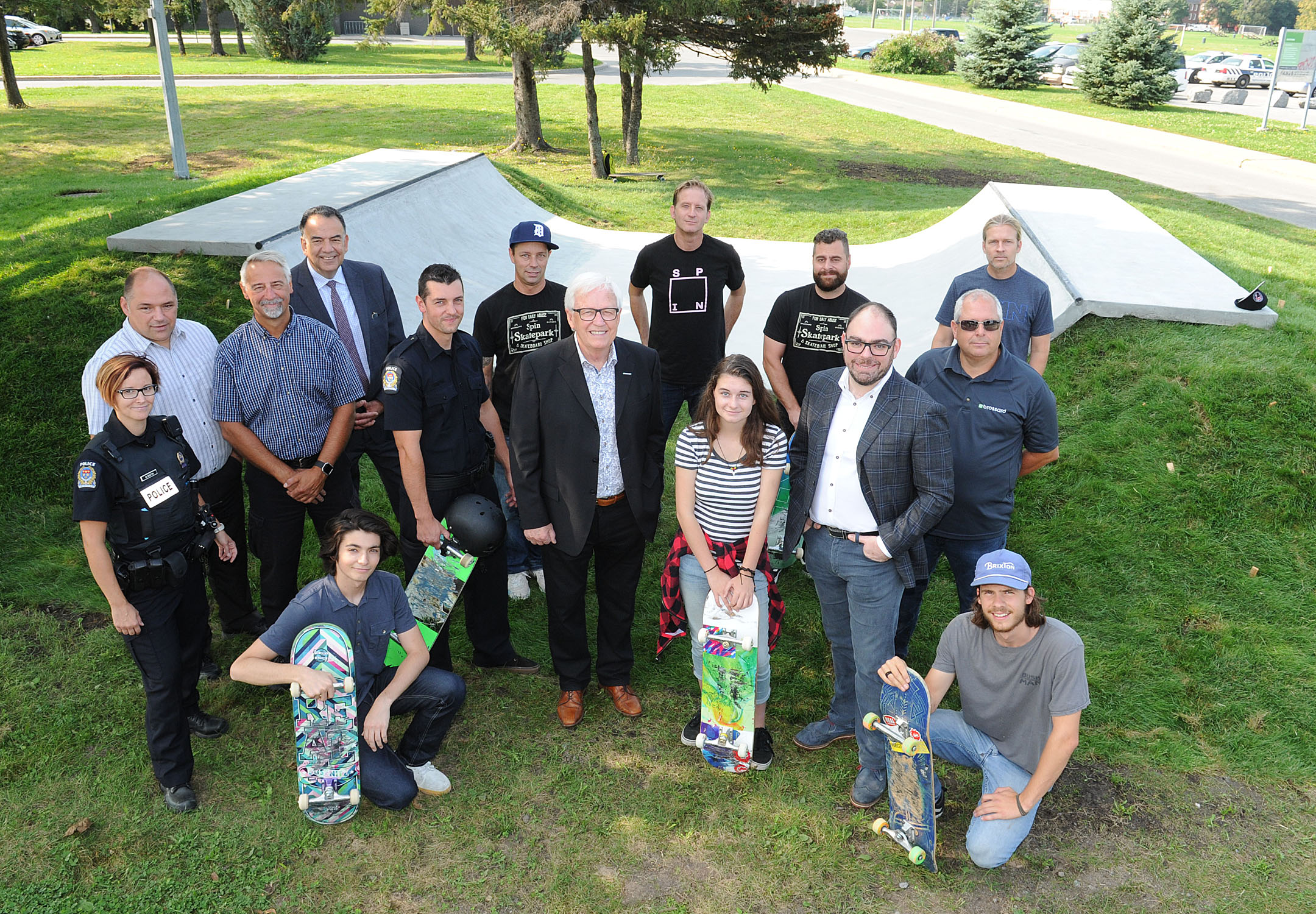 Les planchistes ont accès à une première rampe du futur skatepark