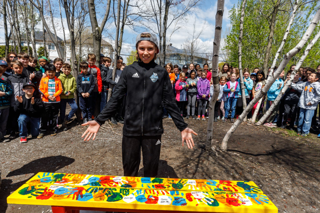 Un banc de l’amitié pour briser l’isolement