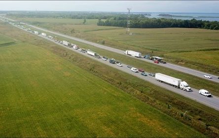 Un véhicule en feu sur l’autoroute 30
