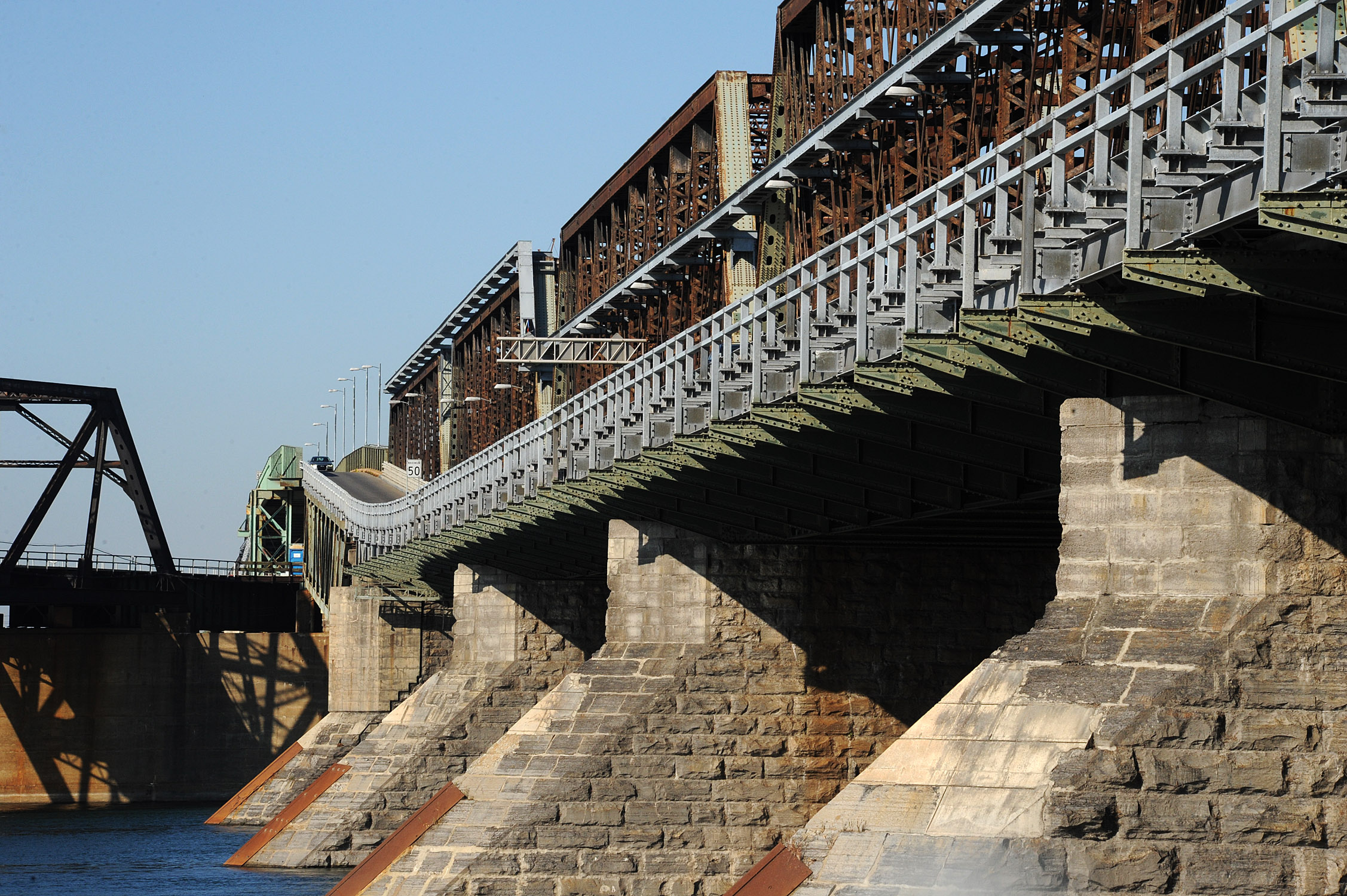 Travaux de maintenance sur le pont Victoria