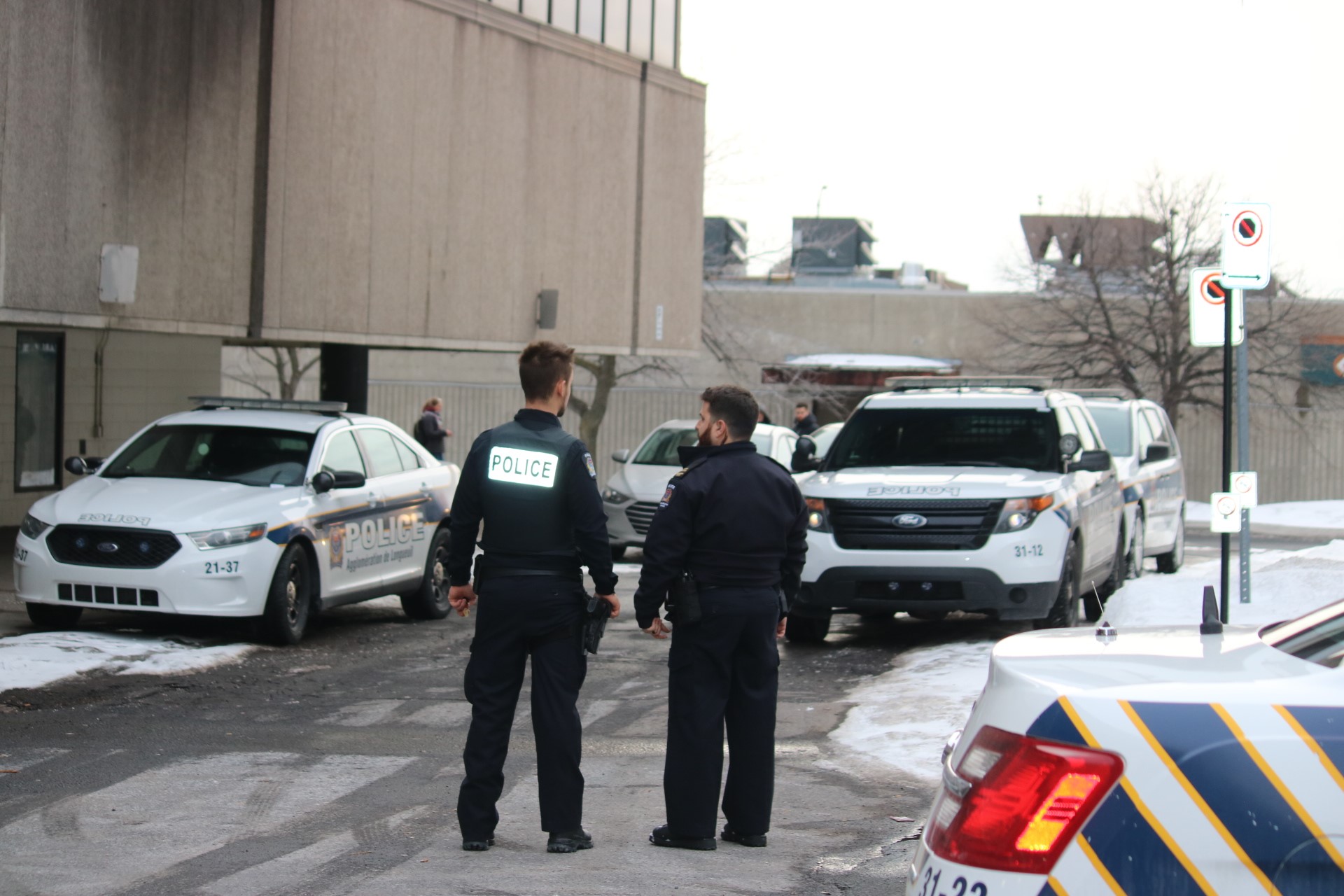 Une opération policière est en cours à la station de métro de Longueuil