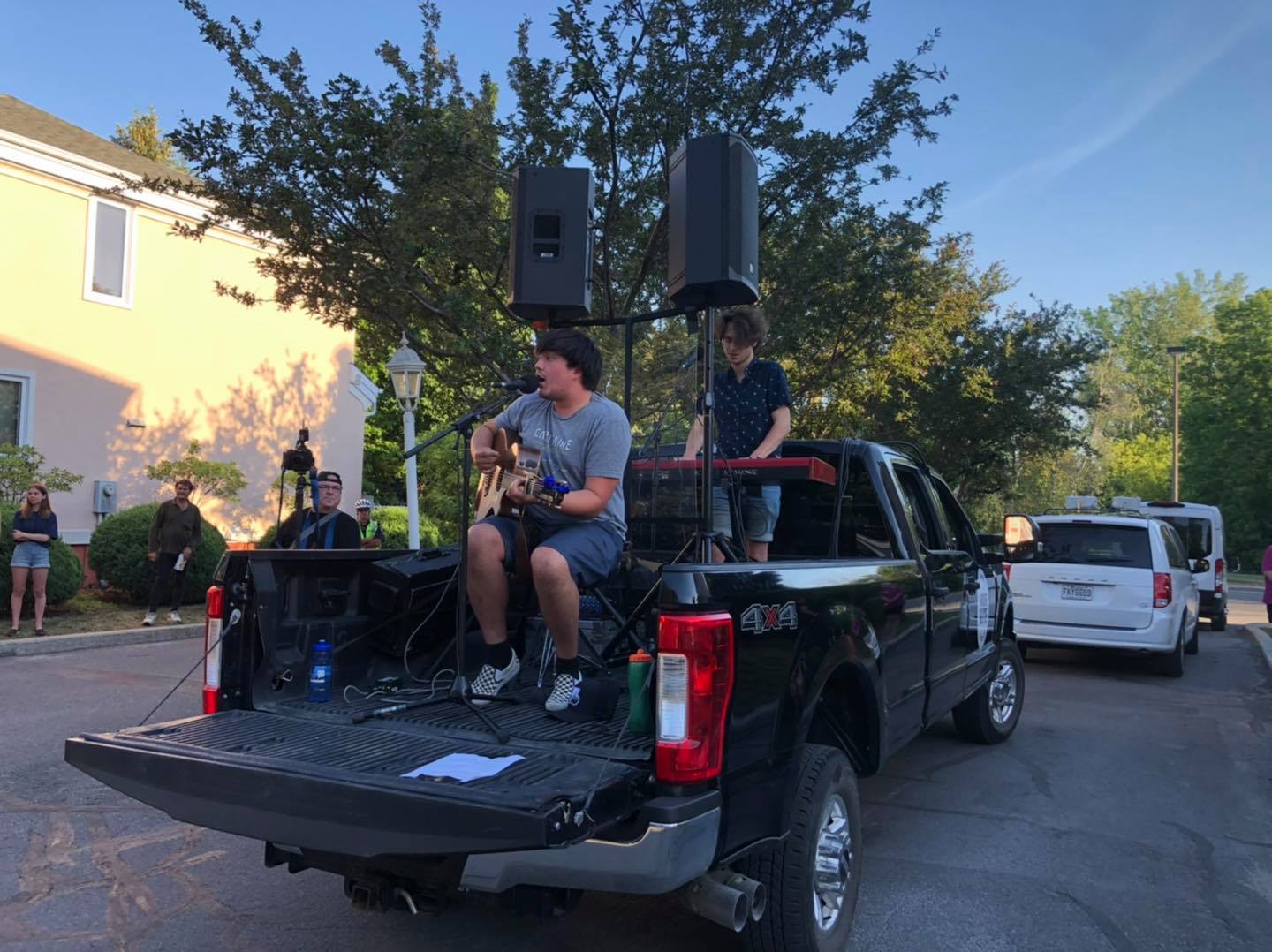 En direct d’une camionnette, Émile Bilodeau !