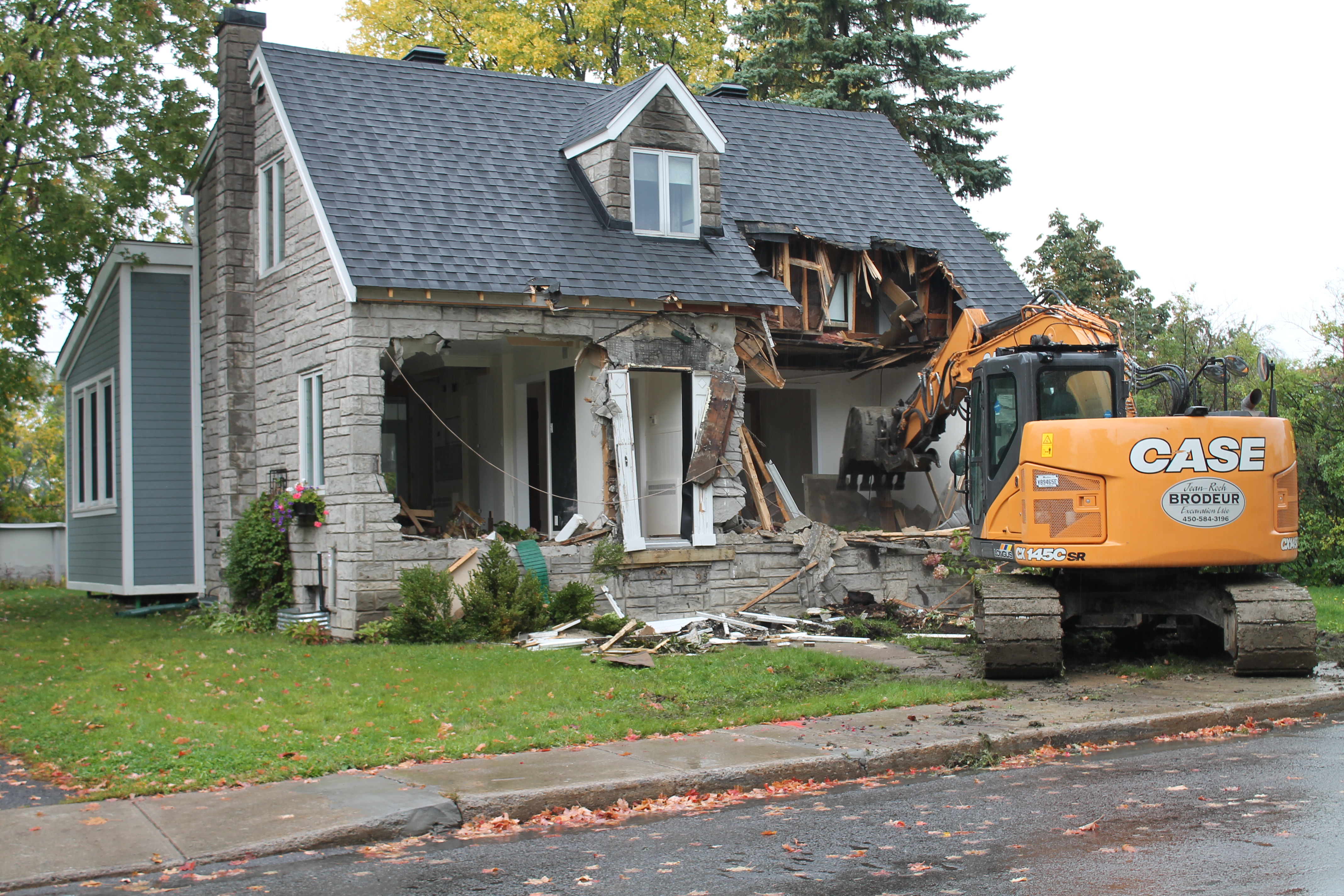 Sylvie Parent demande une «stratégie claire» pour restreindre la démolition de maisons unifamiliales