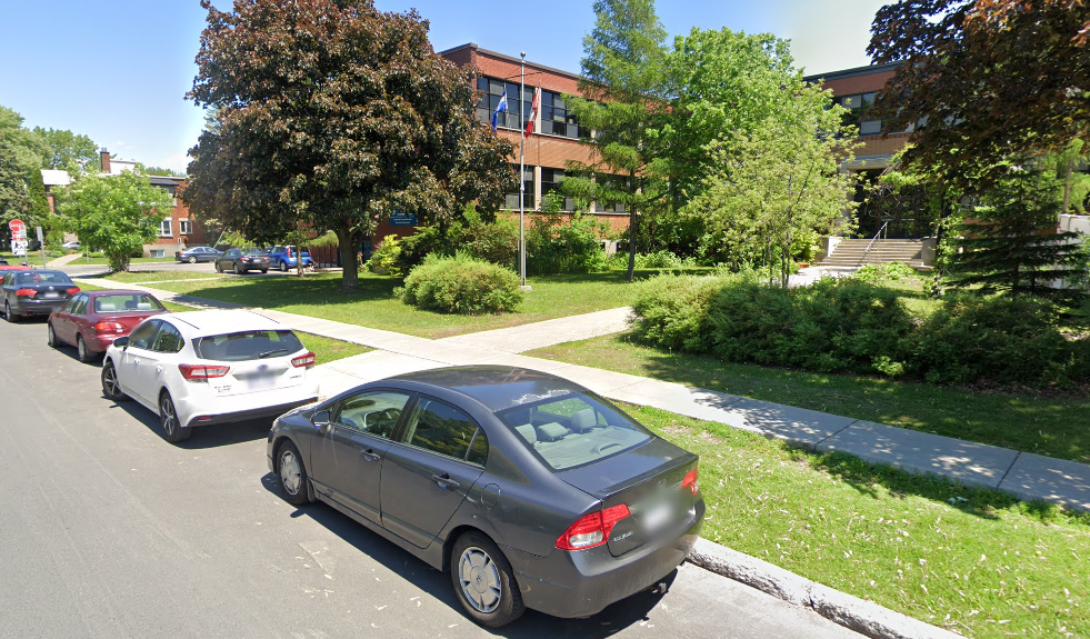 Nouvelle zone de débarcadère à l’école élémentaire de Saint-Lambert