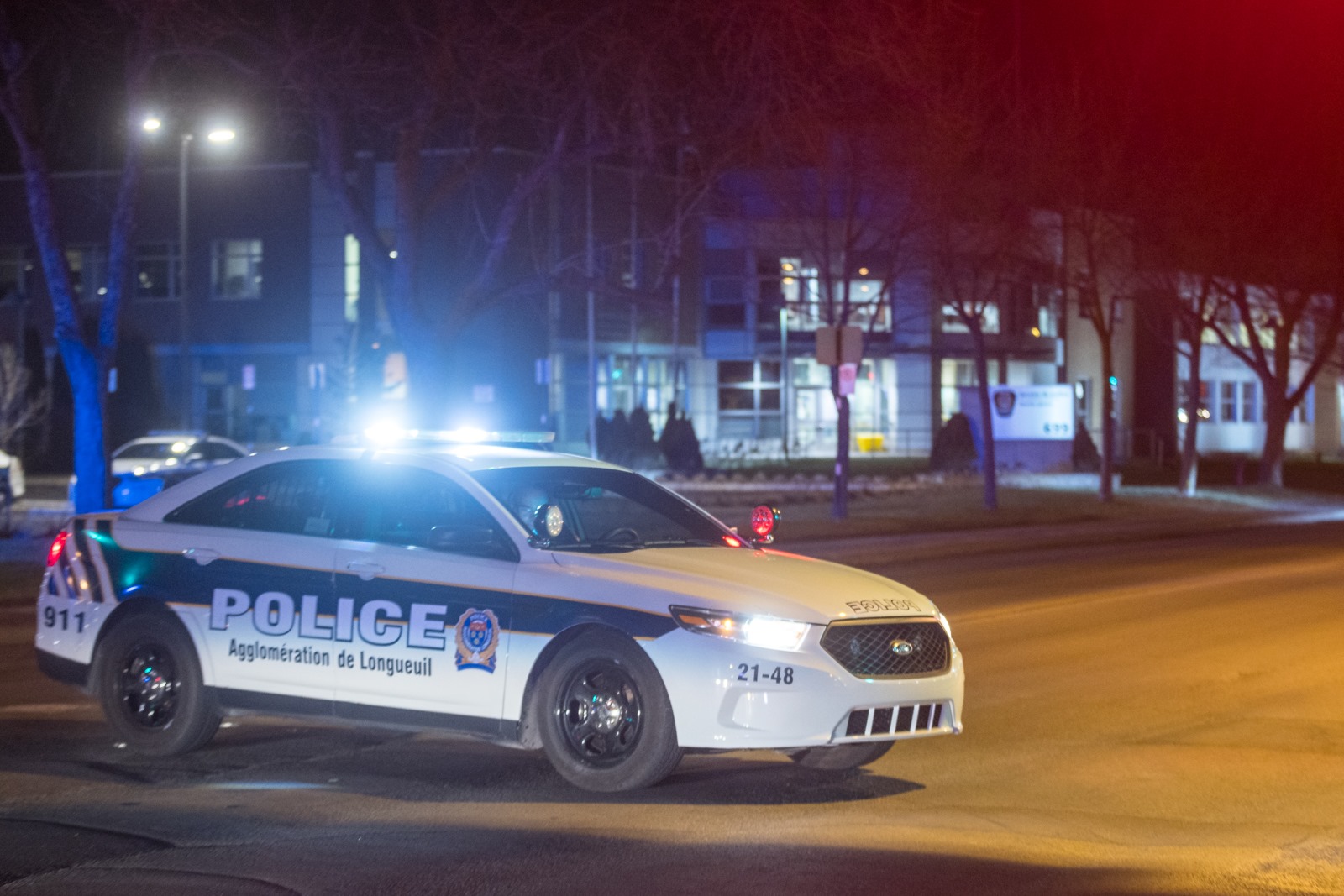 Alerte au colis suspect au poste de police du boul. Curé-Poirier