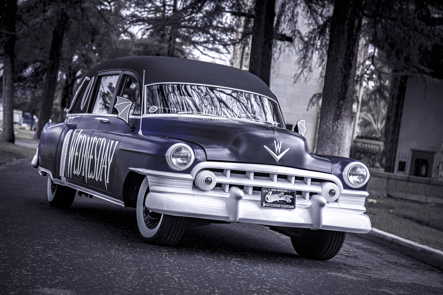 Vous pouvez louer le corbillard Cadillac 1950 de la famille Addams