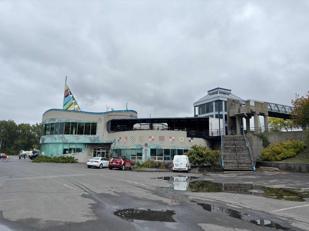 Itinérance dans le secteur de la Marina : une cohabitation houleuse