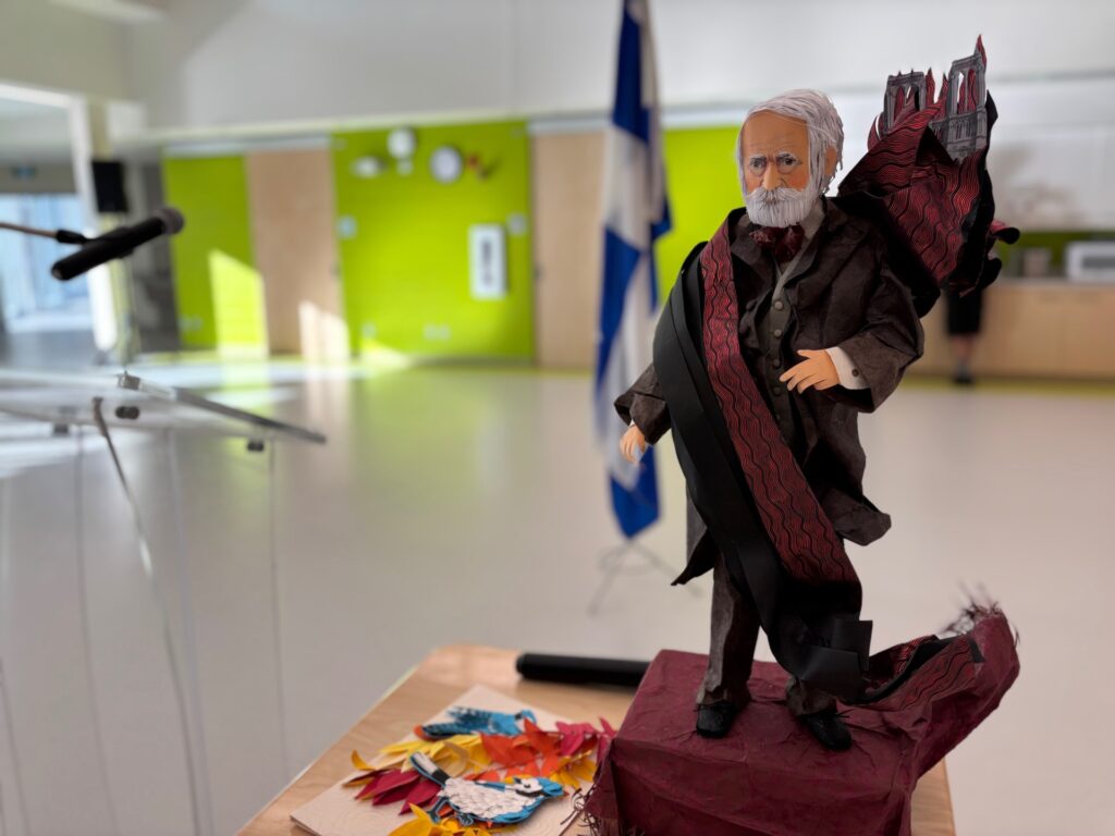 Longueuil : l’école Claude-Lafortune adopte le nom «d’un grand de la culture»