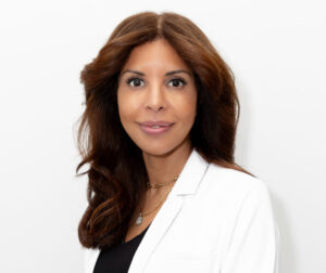 Hydratation, éclat, uniformité : préparer sa peau aux Fêtes avec Dermapure