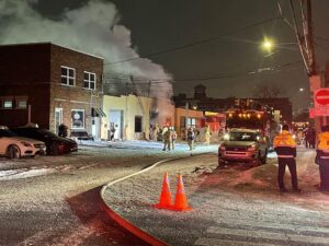 Incendie : dommages importants à un commerce de Saint-Lambert
