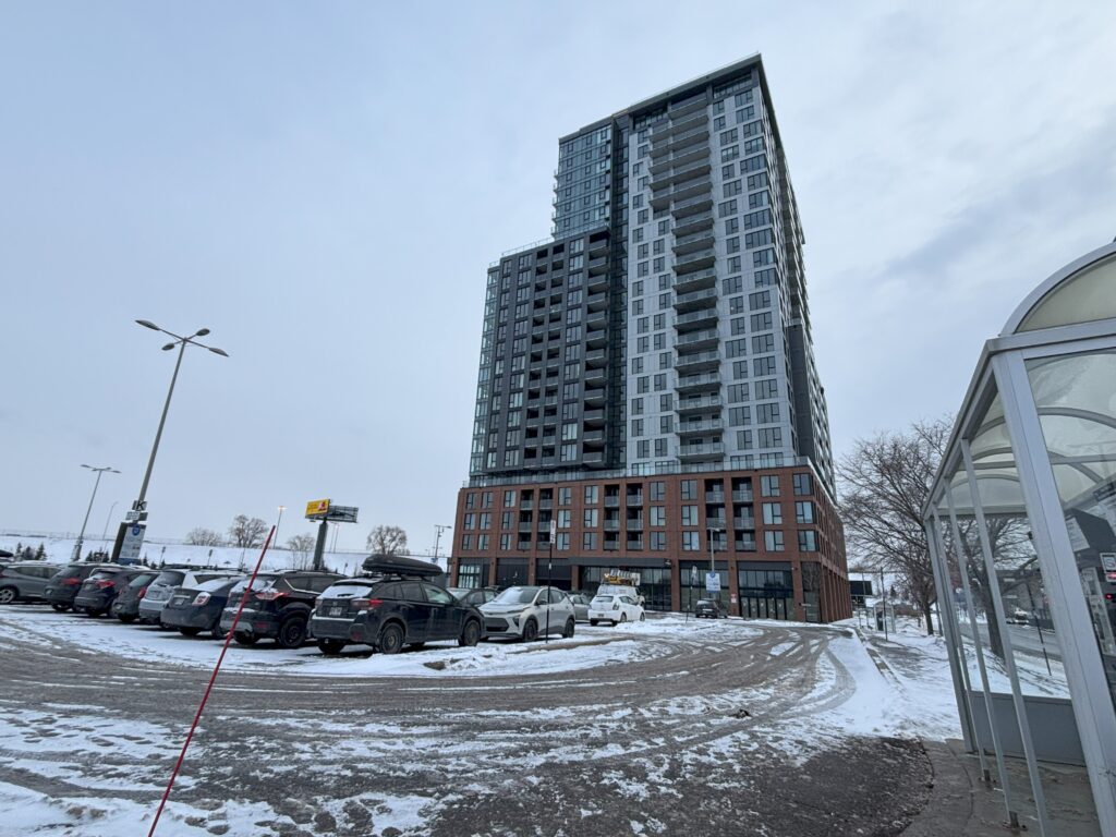 Logements près du métro : enjeux de stationnement au milieu du P2