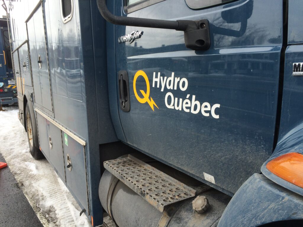 Image illustrant l'article: Un bris d'isolateur a causé une panne d'électricité