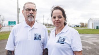 Camionneur causant un carambolage mortel en 2022 : la famille des victimes «en câlice»