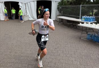 Atteinte de fibrose kystique, elle relève le défi d’un Ironman