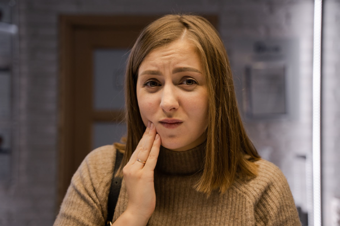 Rage de dents : la couverture publique s&rsquo;applique-t-elle aux urgences?