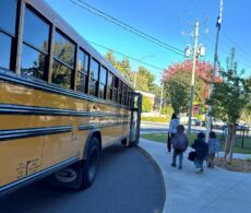 Transport scolaire à l’école des Petits-Explorateurs: des retards répétitifs qui exaspèrent