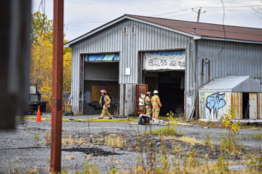 Saint-Lambert : nouvel incendie sur un terrain abandonné