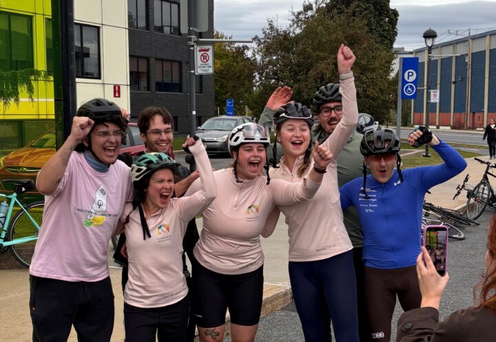 Grand défi 48h de vélo: près de 9000$ pour Carrefour pour Elle